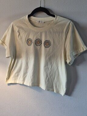 Grand Canyon Daisy Graphic Crop Tee Yelloe Short Sleeve Size S